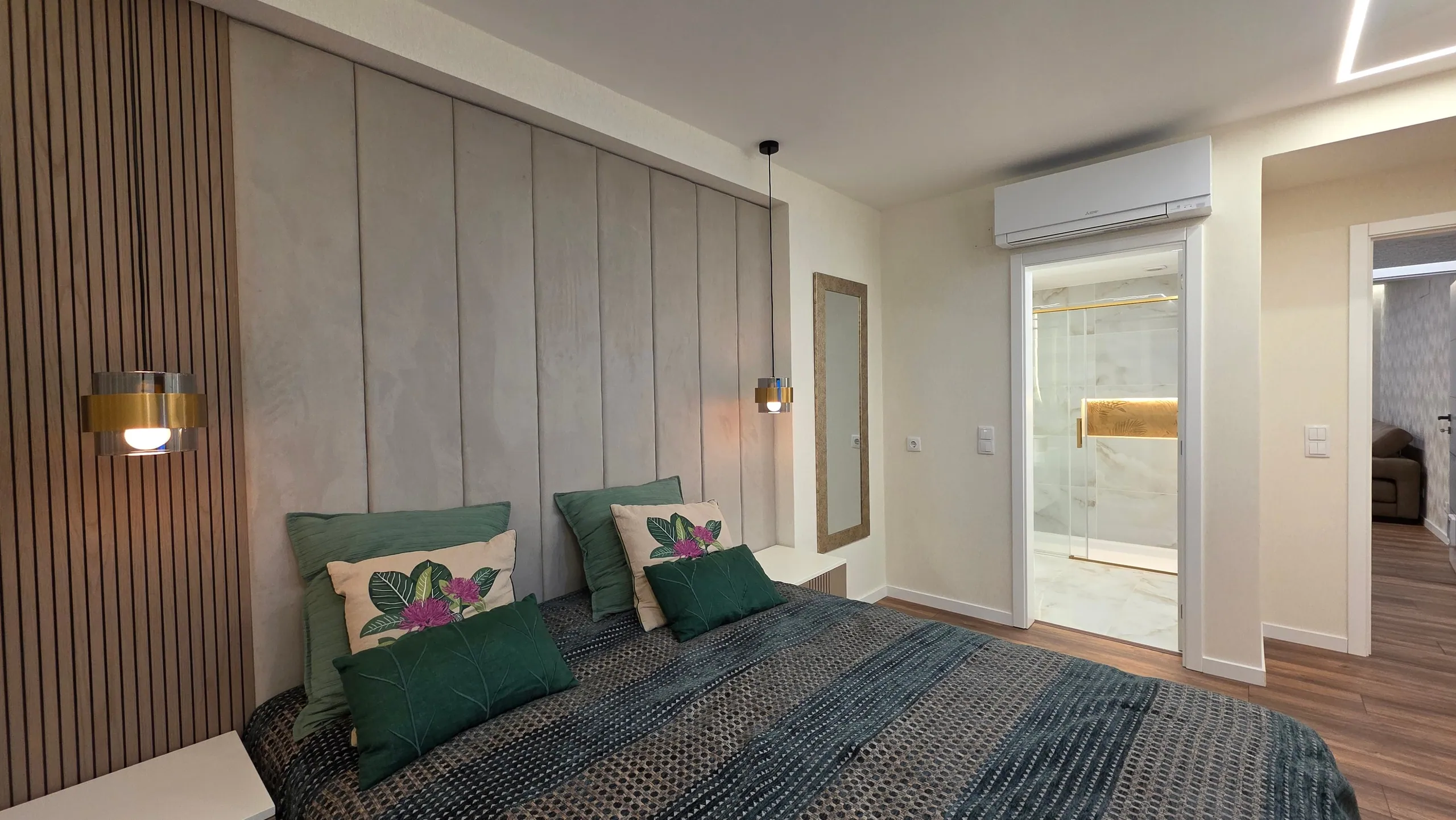 O quarto da suite acabado.